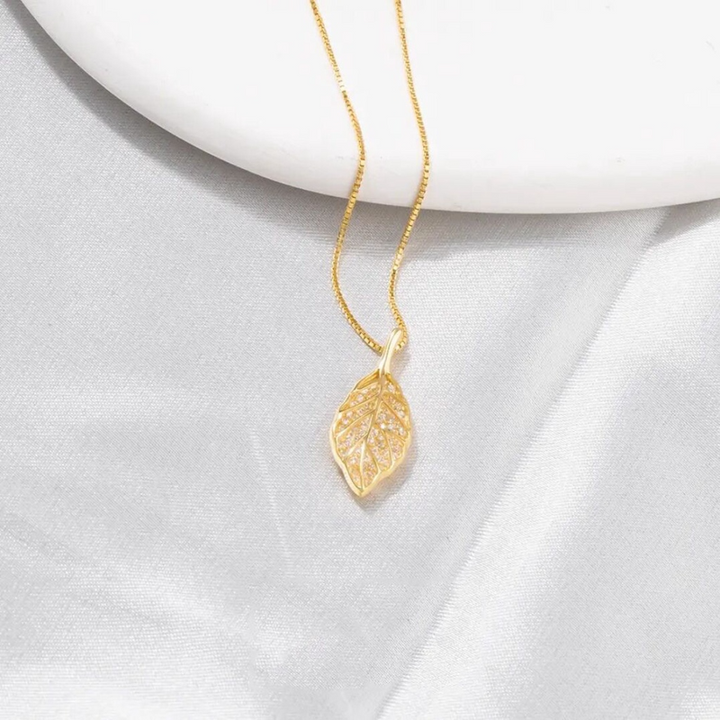 Collier feuille de basilic doré 🌙✨ 2025