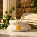 🌸قلادة فاخرة بوردة ذهبية وسلسلة لؤلؤ🌸