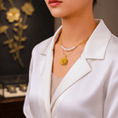 🌸قلادة فاخرة بوردة ذهبية وسلسلة لؤلؤ🌸