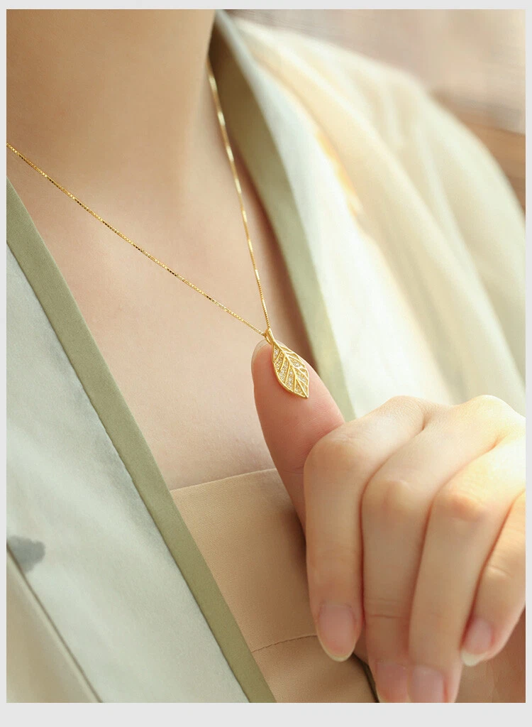 Collier feuille de basilic doré 🌙✨ 2025